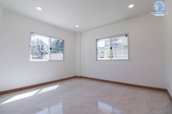 *****บ้านเดี่ยวมือสอง เมืองนนทบุรี ม.มณียา รัตนาธิเบศร์-ท่าอิฐ เนื้อที่กว้างขวางกว่า 81.30 ตร.ว. ฟังก์ชัน 4 ห้องนอน 2 ห้องน้ำ ที่จอดรถ 2 คัน รีโนเวทใหม่ พร้อมเข้าอยู่ พื้นที่ใช้สอยกว้างขวาง ตอบโจทย์ทุกการอยู่อาศัย บนทำเลแห่งการเดินทาง ใกล้รถไฟฟ้าสายสีม่วง "บางรักน้อยท่าอิฐ" และจุดขึ้นทางด่วน "งามวงศ์วาน" จองเลย!